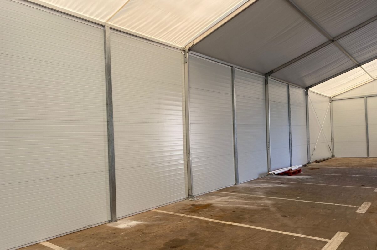 8x25x4m-carpa-industrial-MALAGA-TecTents-33-e1715067104737-1500x997