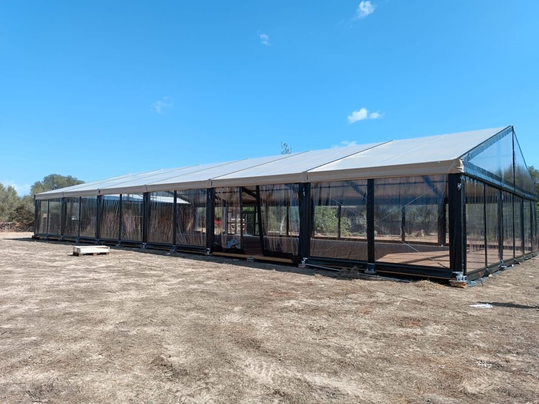 Carpas a 2 aguas con perfil negro (4)