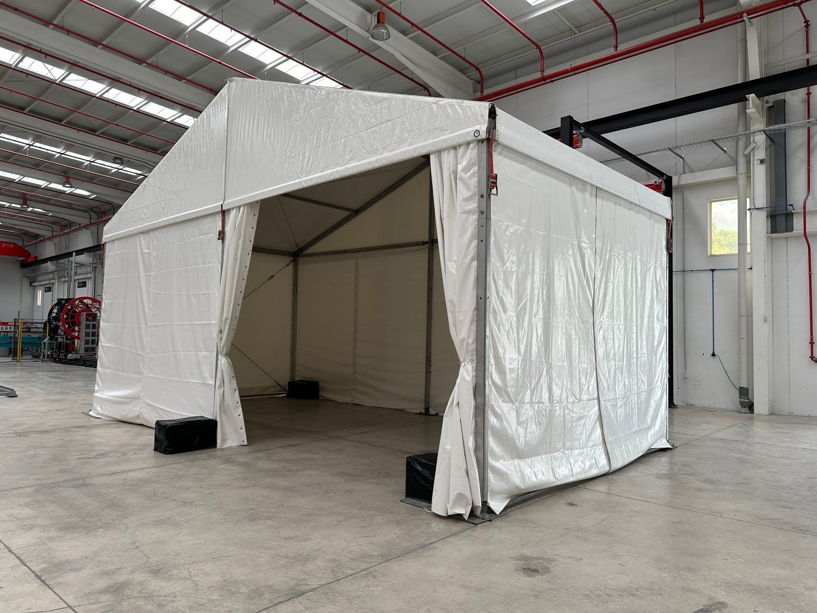 Carpa a 2 aguas 10x5m con pata de 4m